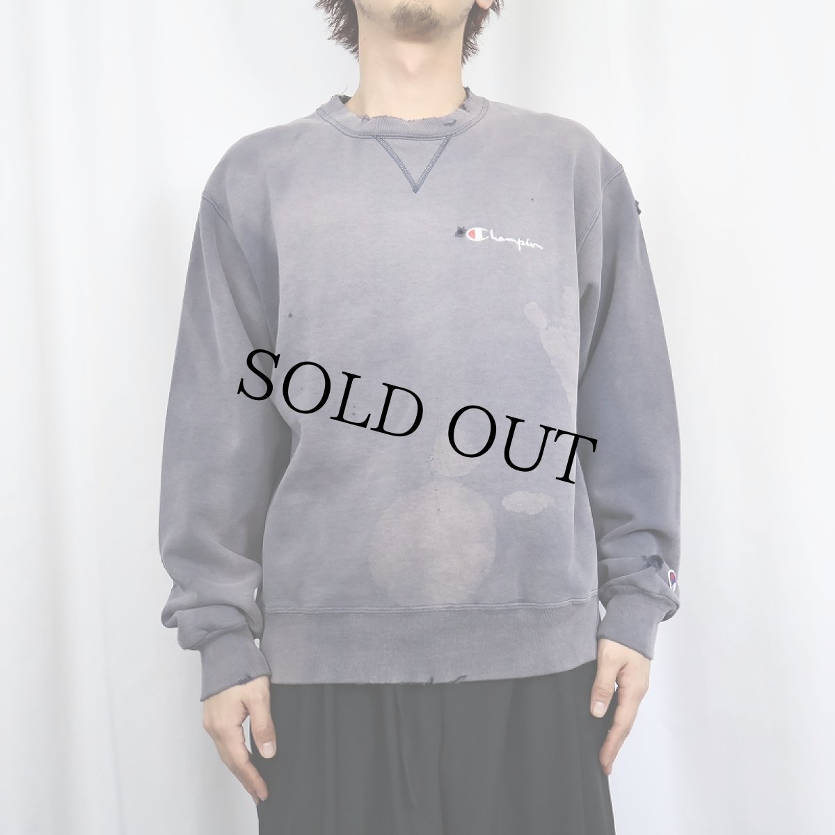 画像2: 80〜90's Champion USA製 青刺繍タグ 後期 前V ロゴ刺繍 フェードスウェット L (2)