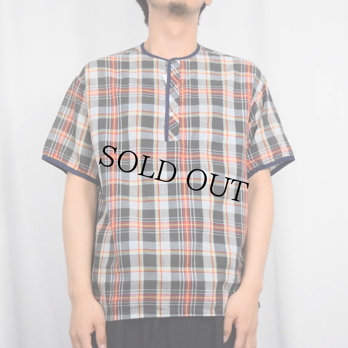 画像2: 60's Sears マドラスチェック柄 ヘンリーネック コットンプルオーバーシャツ L (2)