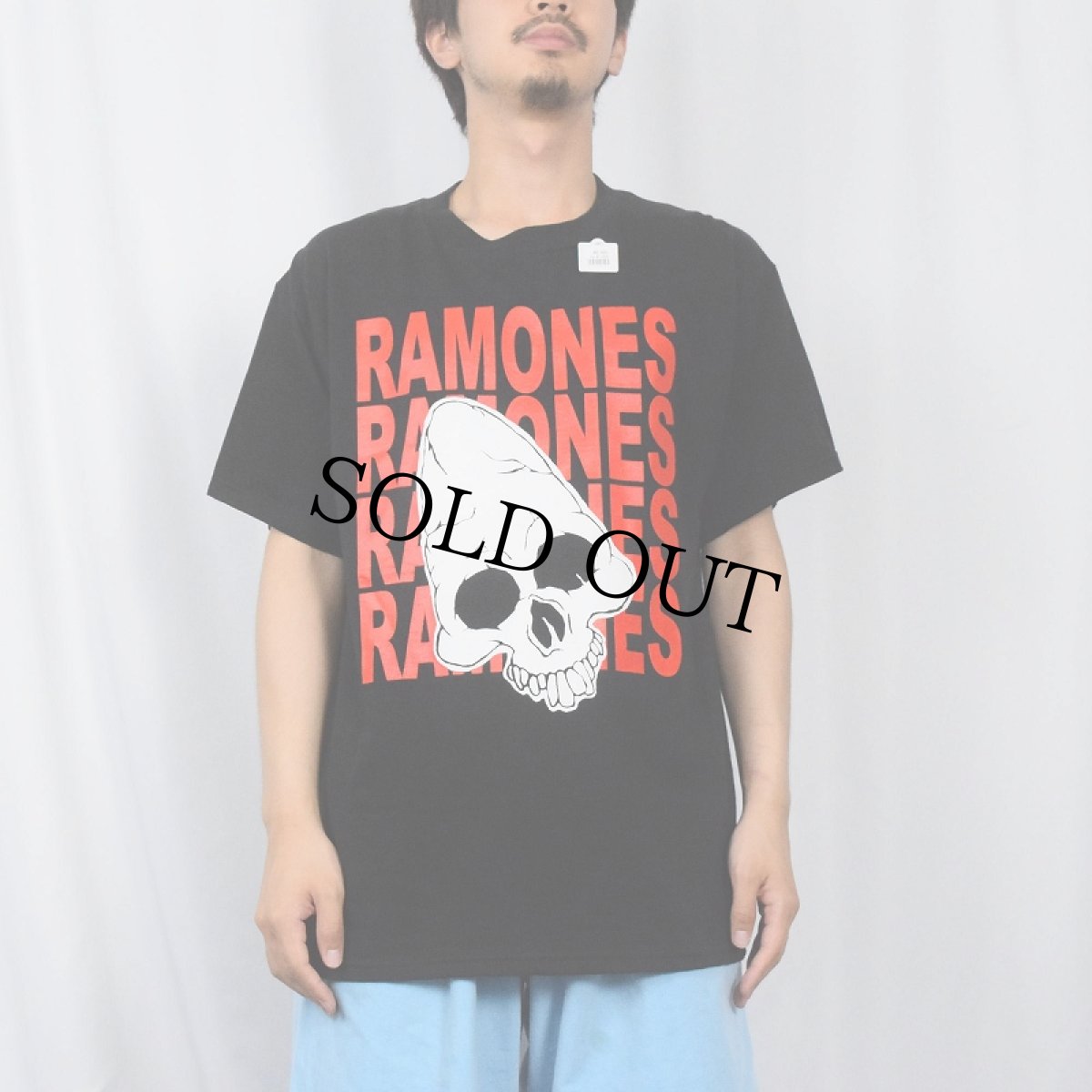 画像2: 2000's RAMONES "AMERICA'S 1st PUNK BAND" パンクロックバンドTシャツ BLACK M (2)