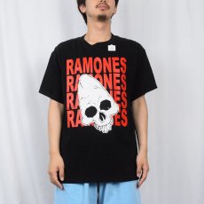 画像2: 2000's RAMONES "AMERICA'S 1st PUNK BAND" パンクロックバンドTシャツ BLACK M (2)