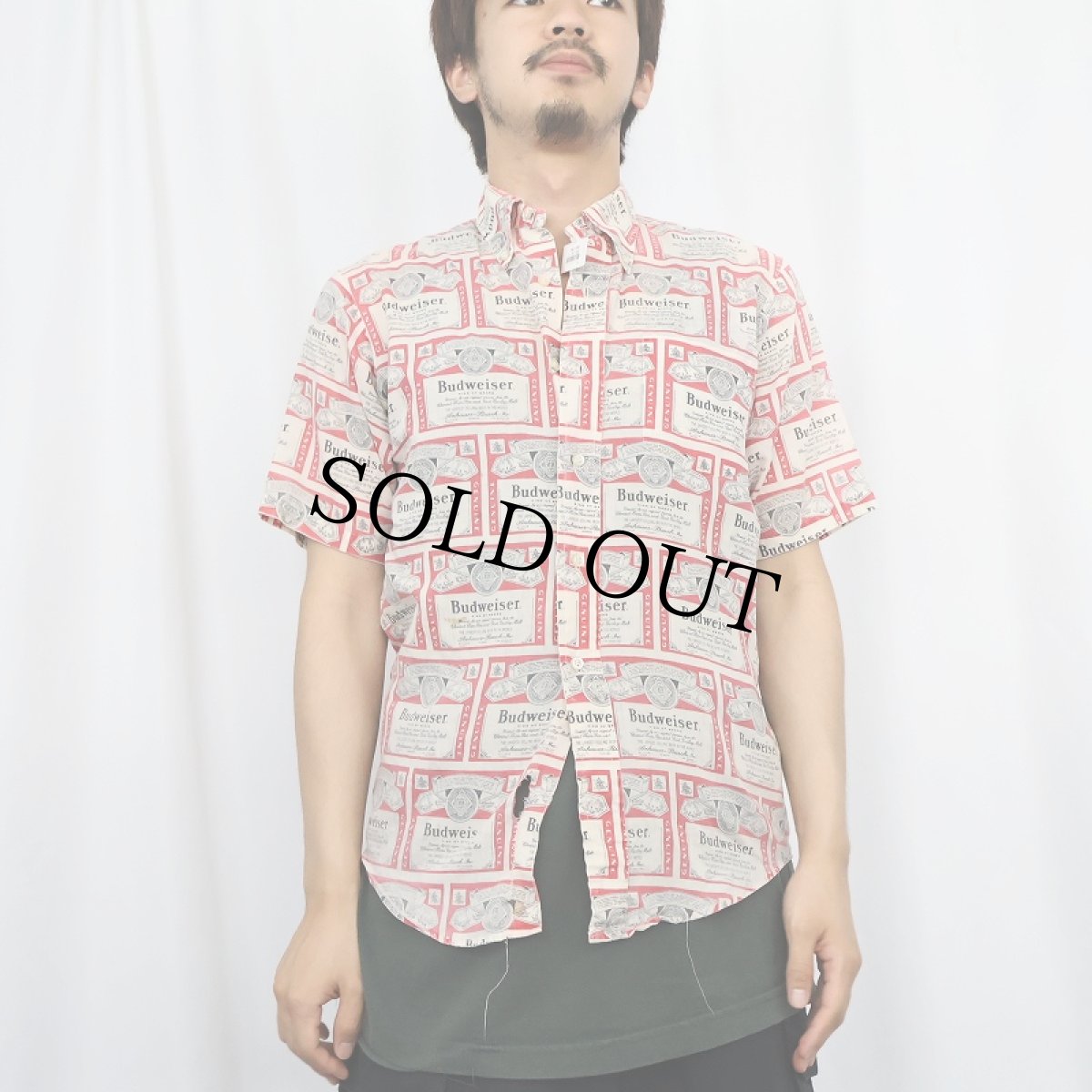 画像2: 〜70's Budweiser 総柄 コットンポリ ボタンダウンシャツ S (2)