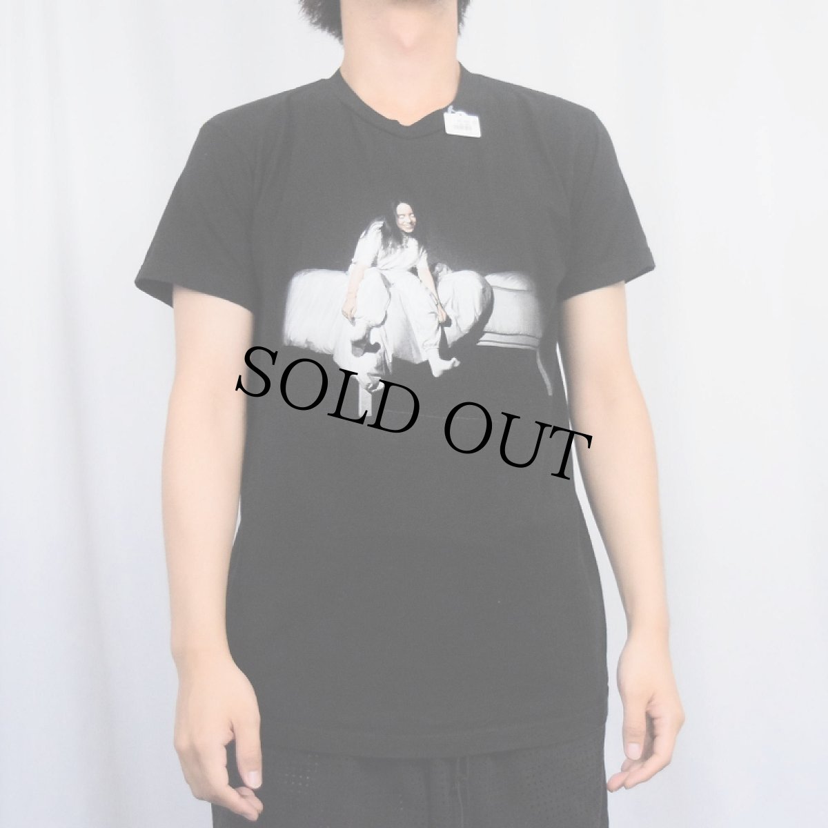 画像2: Billie Eilish "When We All Fall Asleep, Where Do We Go?" ミュージシャンフォトプリントTシャツ BLACK M (2)