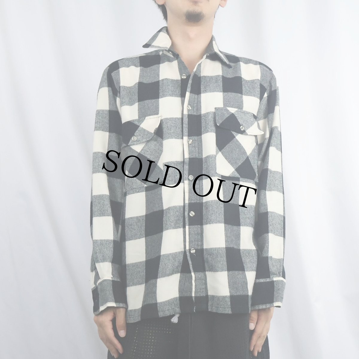画像2: 70〜80's ブロックチェック柄 アクリルシャツ (2)