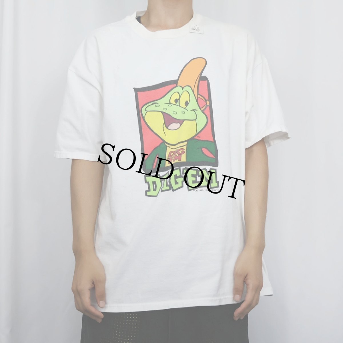 画像2: 90's Kellogg "DIG'EM" シリアル企業 キャラクタープリントTシャツ XL (2)