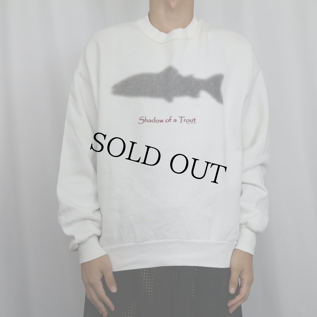 画像2: 80〜90's JERZEES USA製 "Shadow of a Trout" 魚影イラストプリントスウェット L (2)