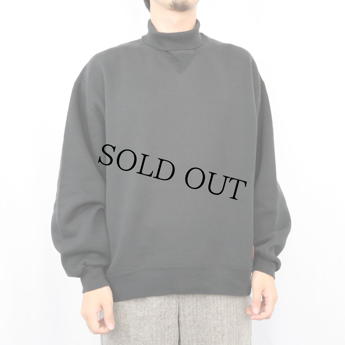 画像2: 90's〜 RUSSELL ATHLETIC USA製 前V タートルネックスウェット BLACK L (2)