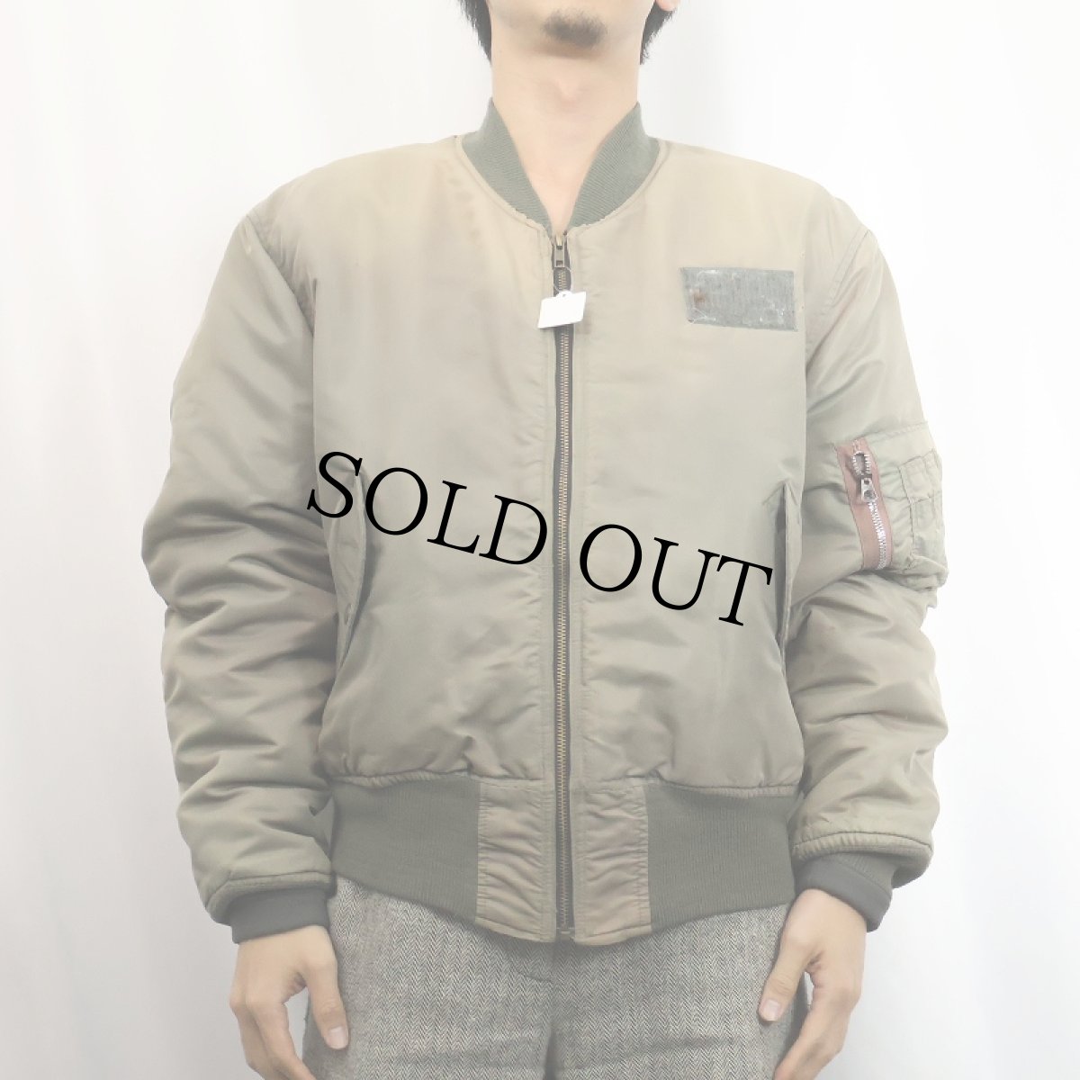 画像2: 80's〜 CORNITH "Sunfaded" MA-1 TYPE フライトジャケット L (2)