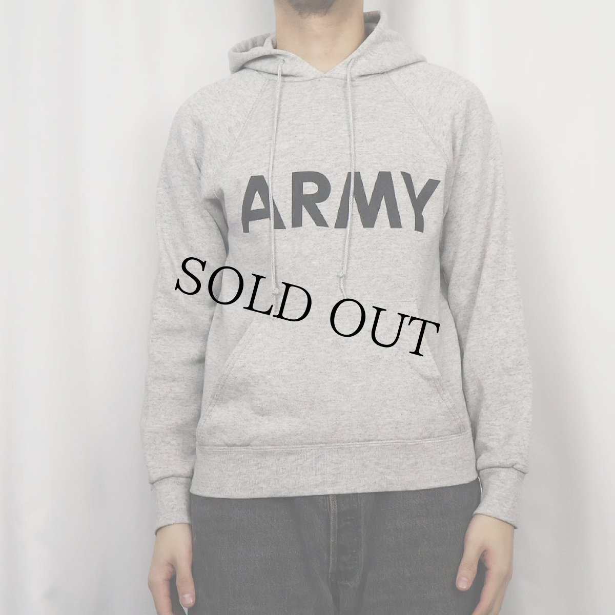 画像2: 80's SOFFE USA製 "ARMY" プリント ラグランスウェットフーディ M (2)