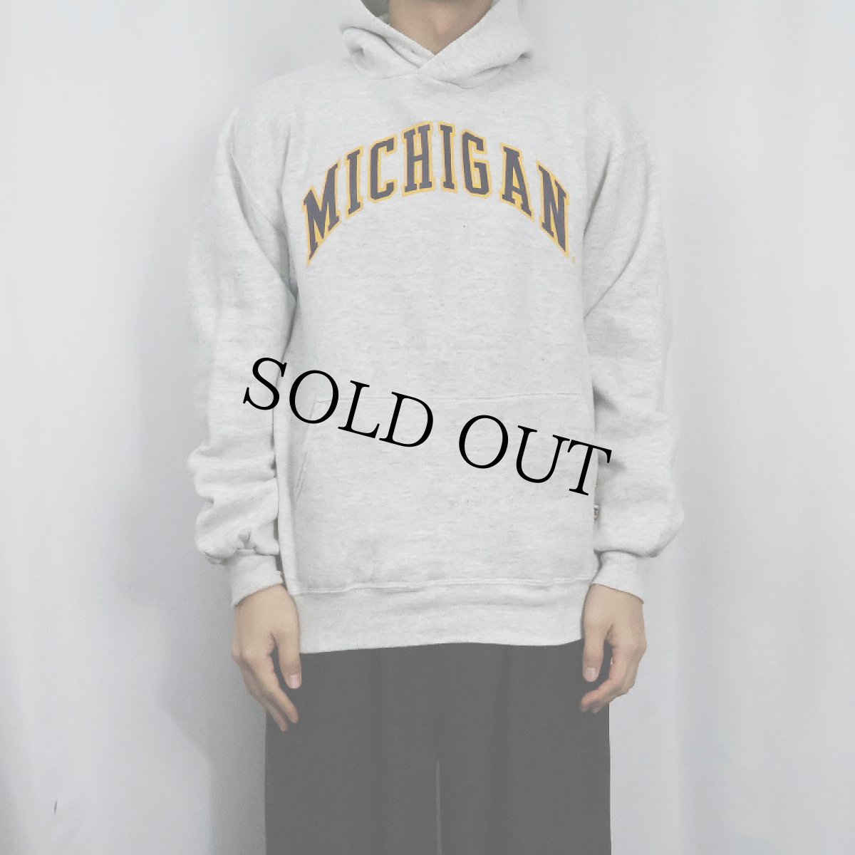 画像2: 90's〜 RUSSELL ATHLETIC USA製 "MICHIGAN" プリントスウェットフーディ XL (2)