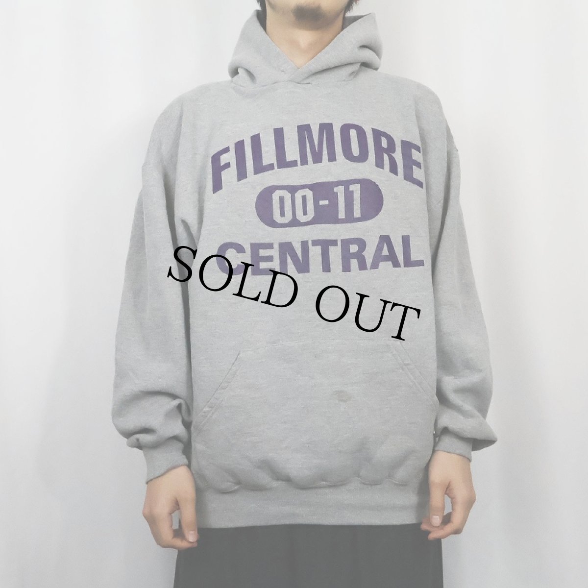 画像2: 90's〜 RUSSELL ATHLETIC USA製 "FILLMORE CENTRAL" プリントスウェットフーディ XL (2)