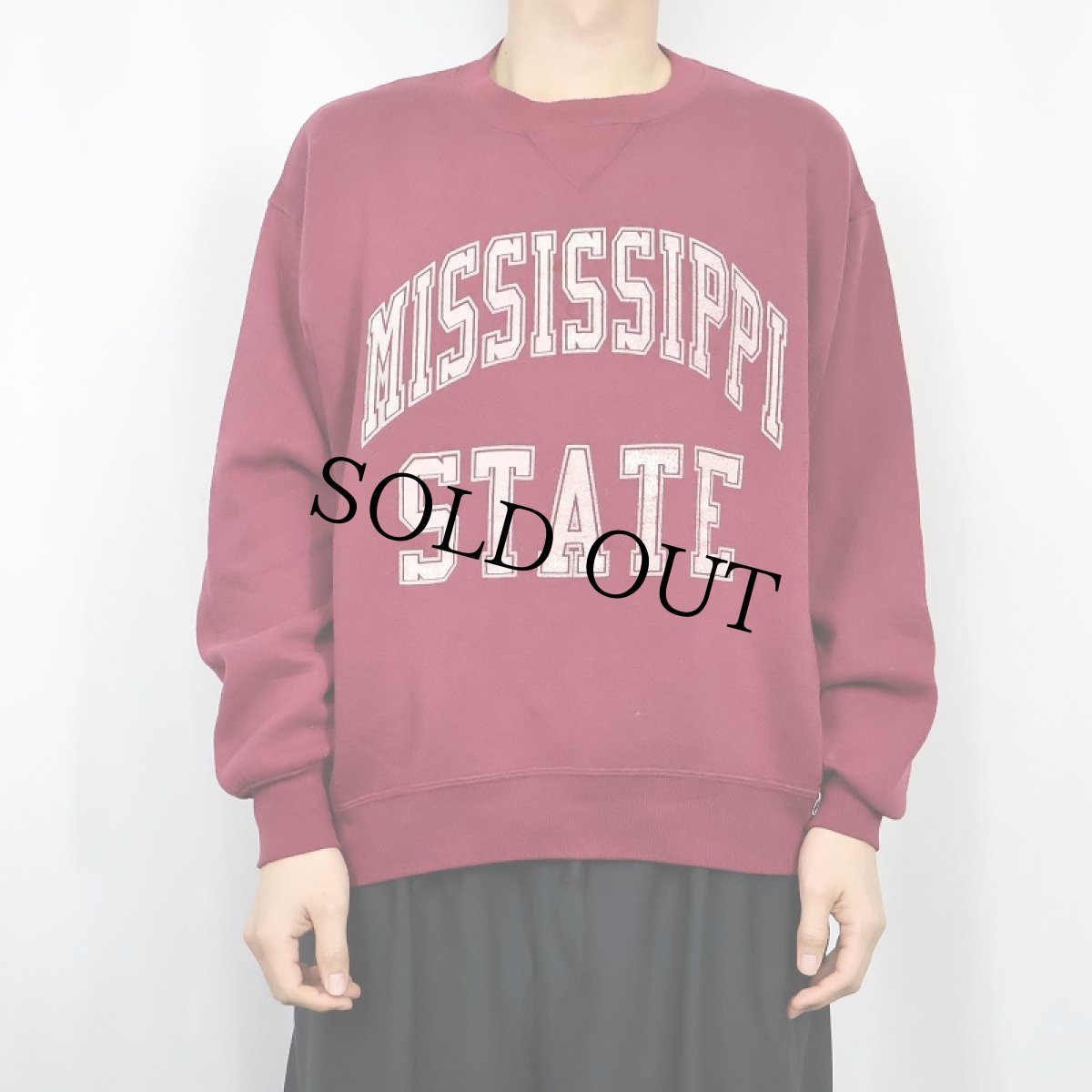 画像2: 90's〜 RUSSELL ATHLETIC USA製 "MISSISSIPPI STATE" 前V プリントスウェット L (2)