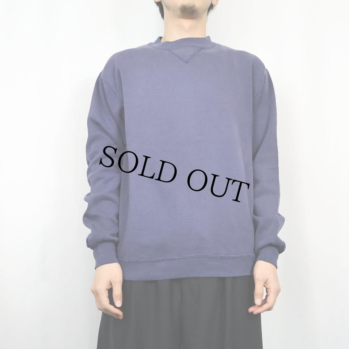 画像2: 80's RUSSELL ATHLETIC USA製 前V スウェット NAVY M (2)