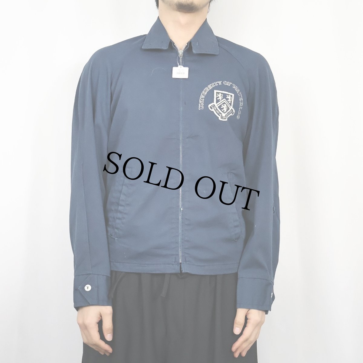 画像2: 60's Avon SPORTING GOODS "UNIVERSITY OF WATERLOO" ナイロンスイングトップ NAVY (2)