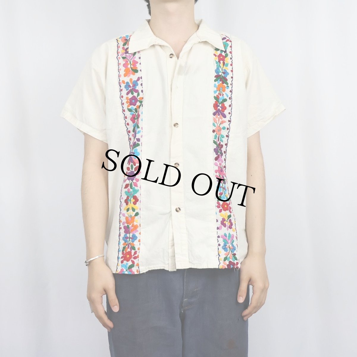 画像2: 花柄刺繍 コットンキューバシャツ M (2)