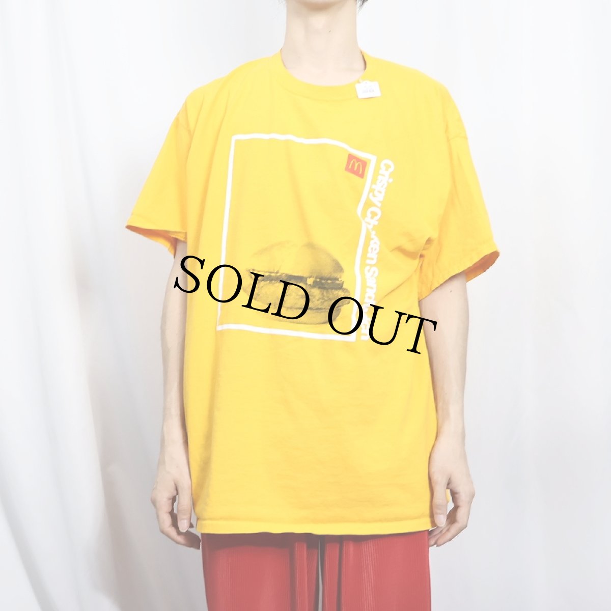 画像2: McDonald's "Crispy Chicken Sandwich" ハンバーガーショップ プリントTシャツ XL (2)