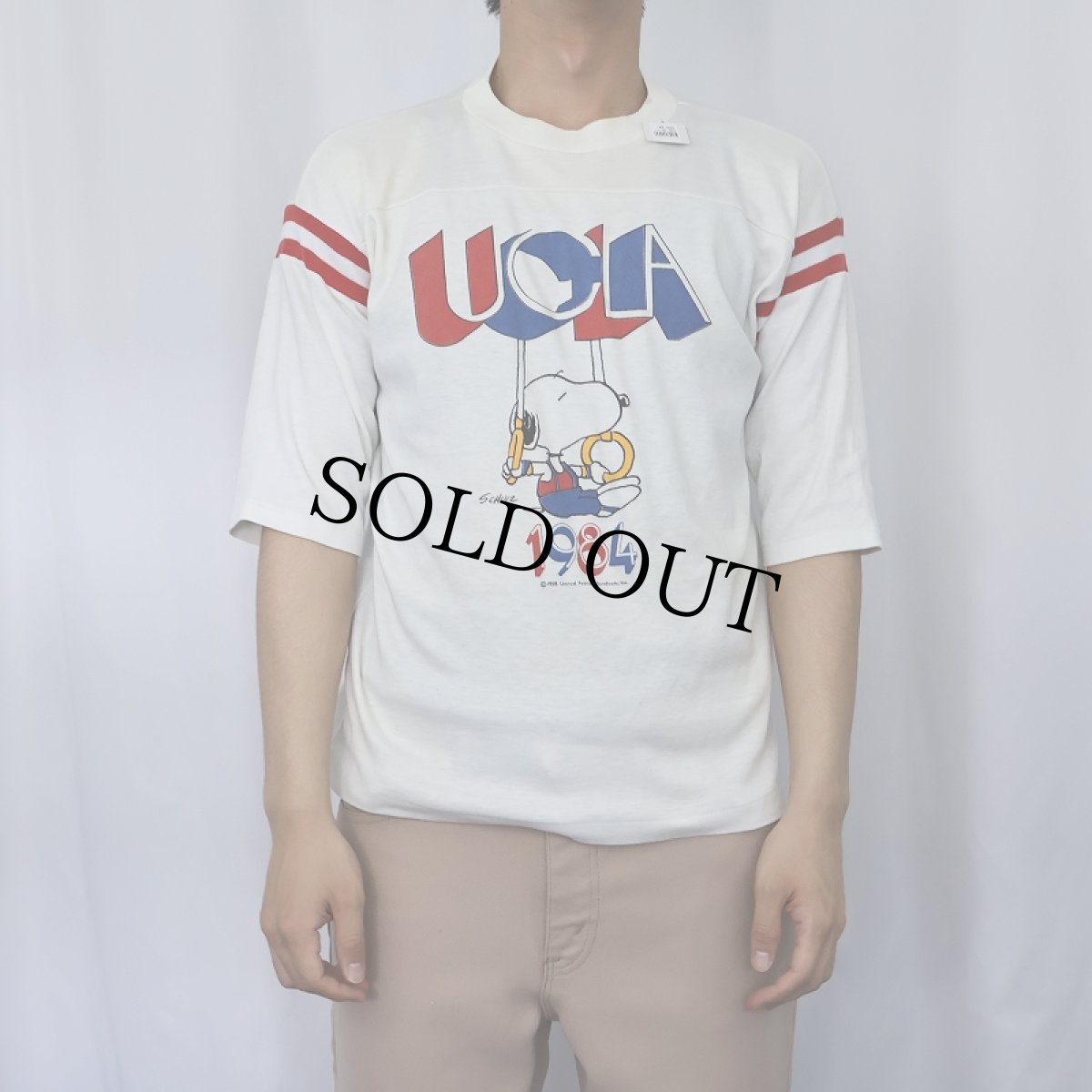 画像2: 80's SNOOPY "UCLA" キャラクタープリント フットボールTシャツ (2)