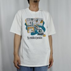 画像2: 2000's "The evolution of journalism" プリントTシャツ XL (2)