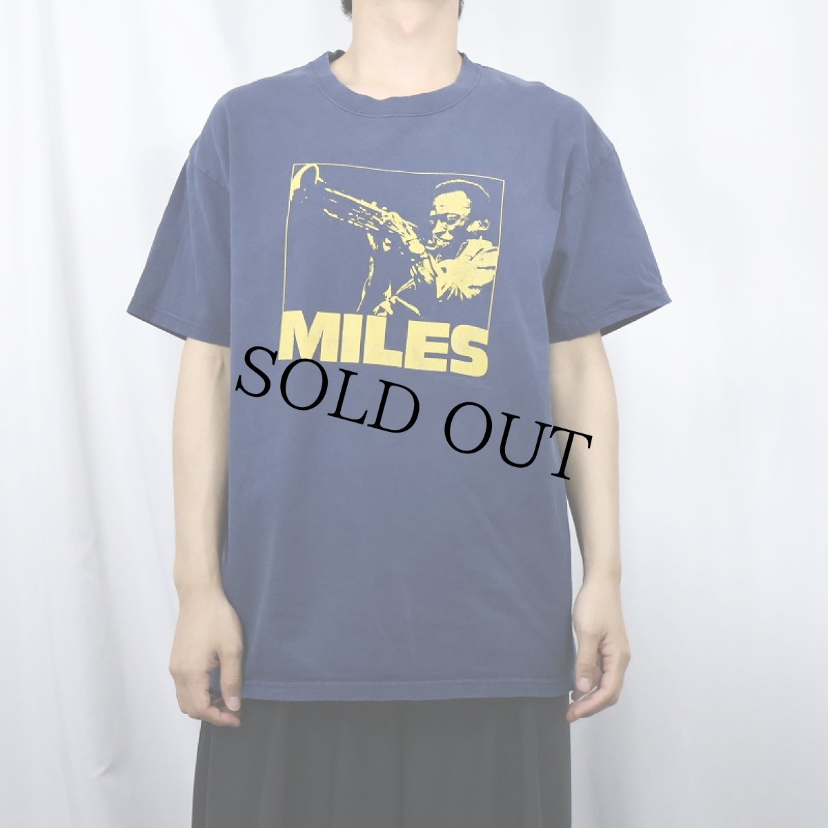 画像2: 2000's Miles Davis ジャズミュージシャン プリントTシャツ NAVY L (2)