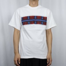 画像2: 90's USA製 チェックイラストプリントTシャツ M (2)