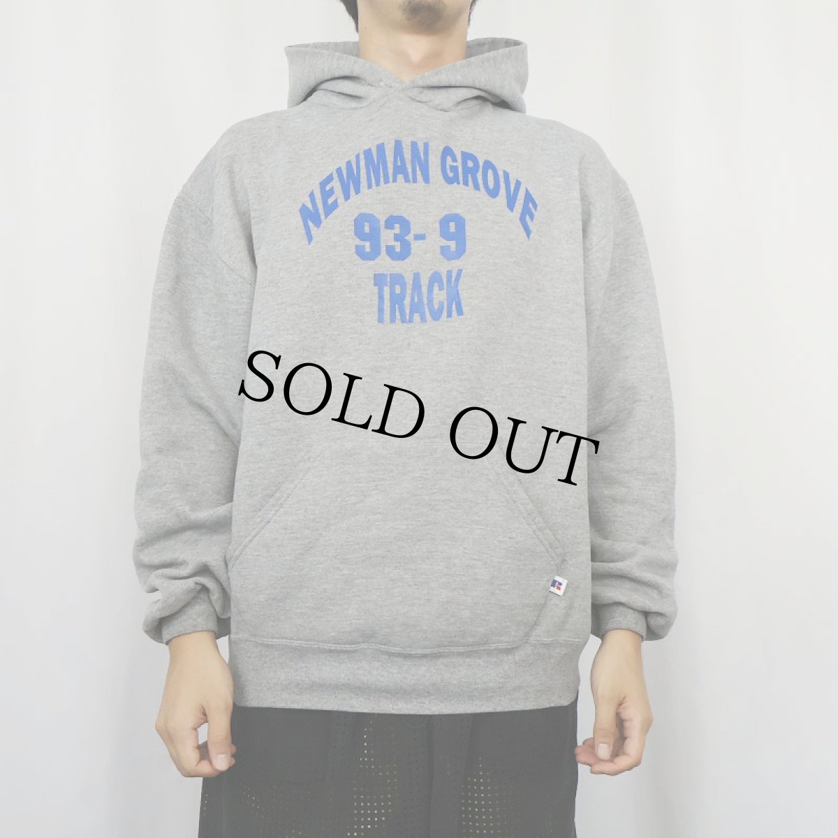 画像2: 90's RUSSELL ATHLETIC USA製 "NEWMAN GROVE TRACK" プリントスウェットフーディ L (2)
