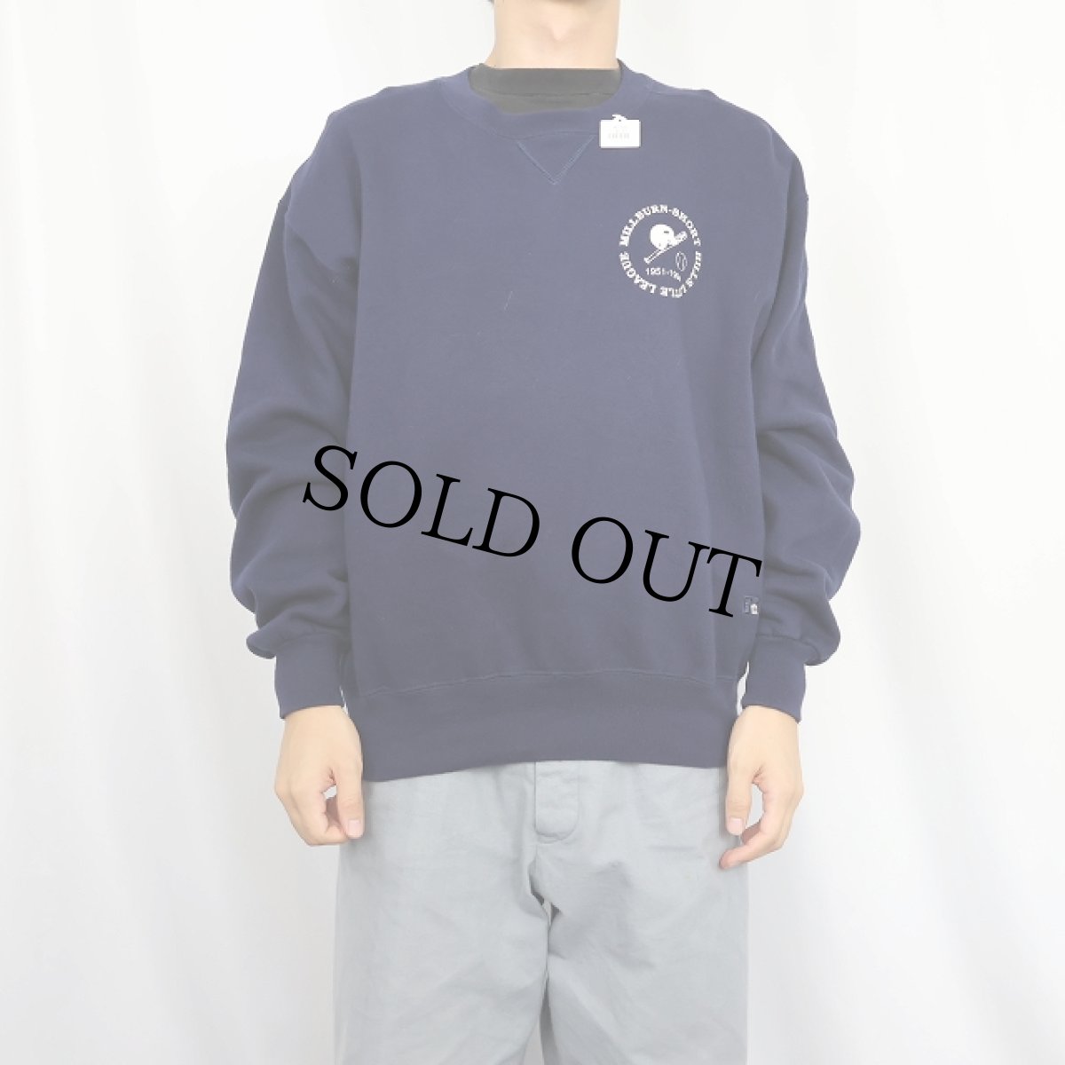 画像2: 90's RUSSELL ATHLETIC USA製 "HIGH COTTON" 前V プリントスウェット NAVY M (2)