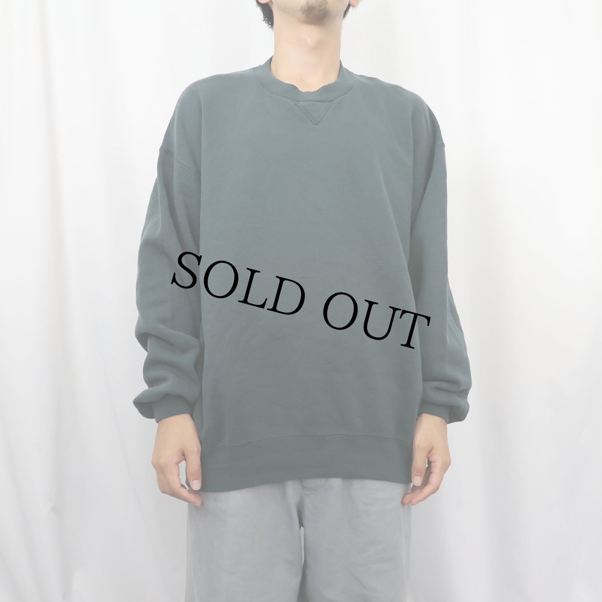 画像2: 90's〜 RUSSELL ATHLETIC USA製 前V 無地スウェット GREEN XL (2)