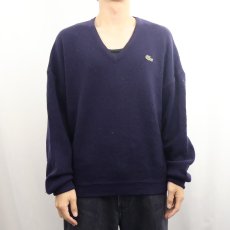 画像2: 70's CHEMISE LACOSTE FRANCE製 ロゴ刺繍 Vネック アクリルニットセーター NAVY SIZE5 (2)