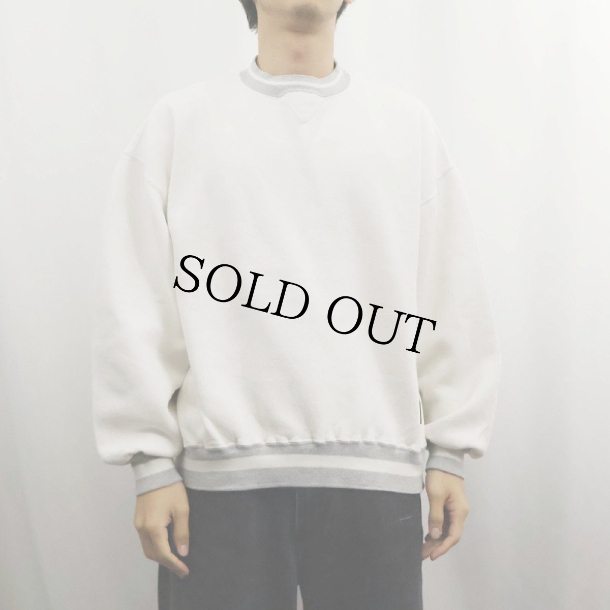 画像2: 90's〜 RUSSELL ATHLETIC USA製 前V 2トーンスウェット XL (2)