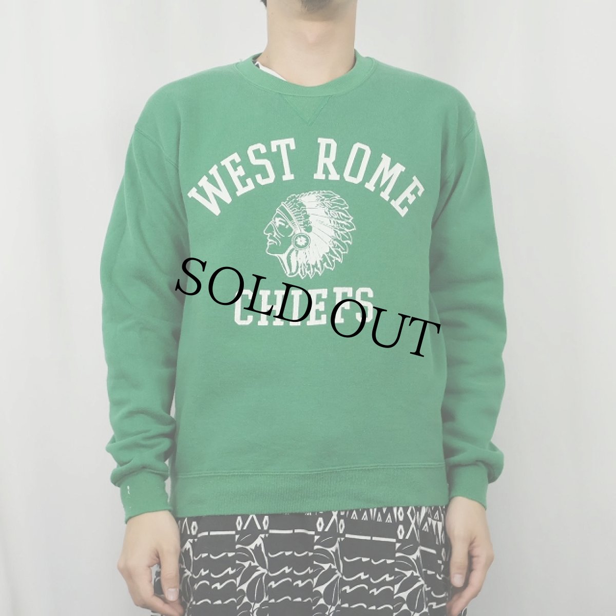 画像2: 80's RUSSELL ATHLETIC USA製 "WEST ROME CHIEFS" 前V プリントスウェット M (2)
