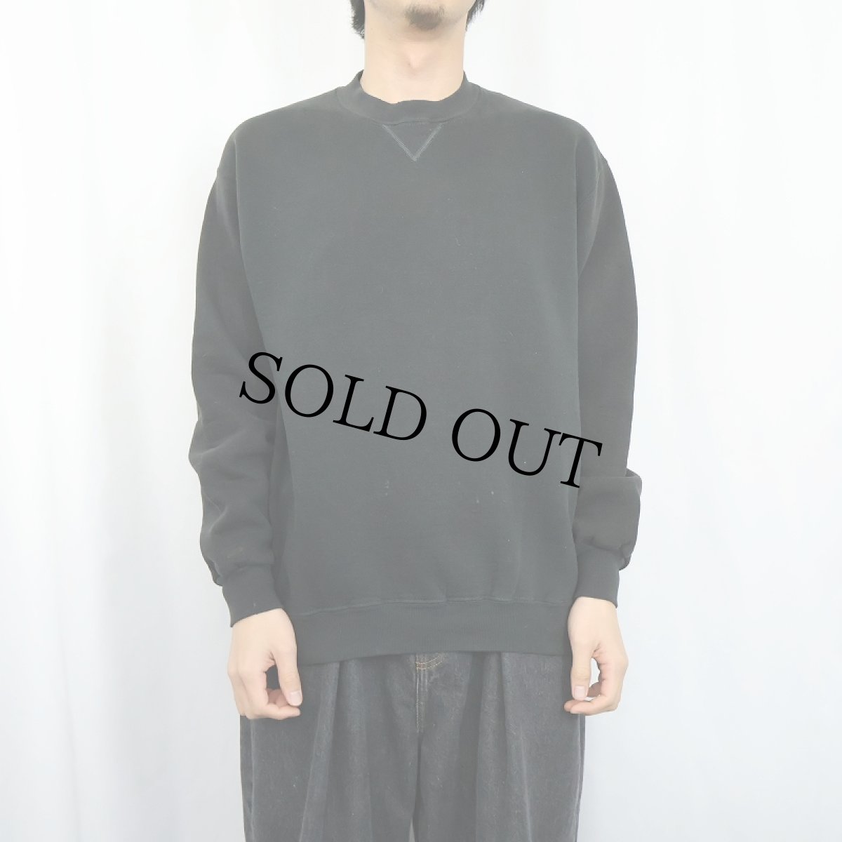 画像2: 80's RUSSELL ATHLETIC USA製 前V 無地スウェット BLACK XL (2)