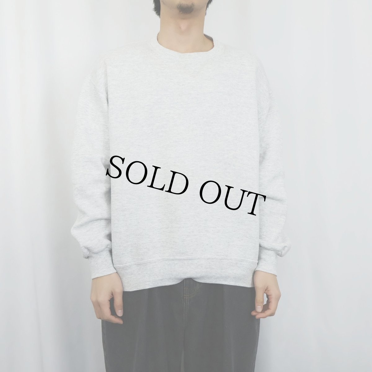 画像2: 90's〜 RUSSELL ATHLETIC USA製 前V 無地スウェット XL (2)