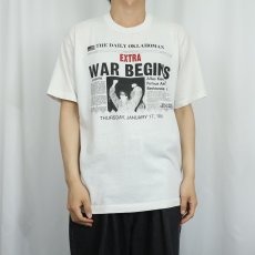 画像2: 90's USA製 "EXTRA WAR BEGINS" ニュースペーパープリントＴシャツ XL (2)