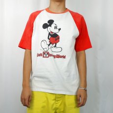 画像2: 80's Disney MICKEY MOUSE USA製 "Walt Disney World" 白靴ミッキー キャラクタープリントラグランTシャツ L (2)