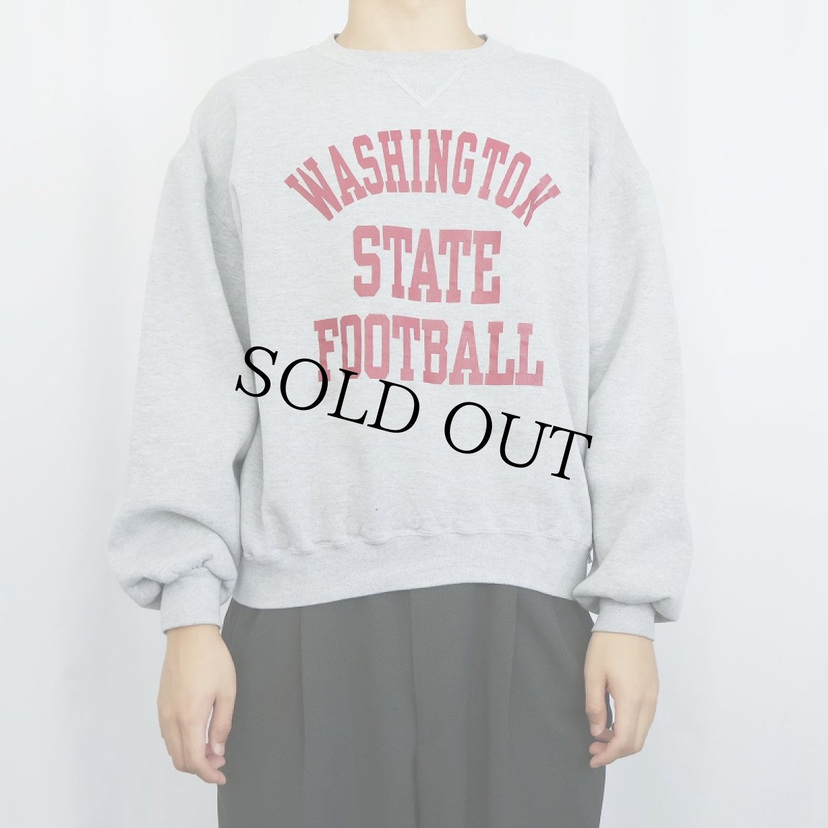 画像2: 90's〜 RUSSELL ATHLETIC USA製 "WASHINGTON STATE FOOTBALL" 前V プリントスウェット L (2)
