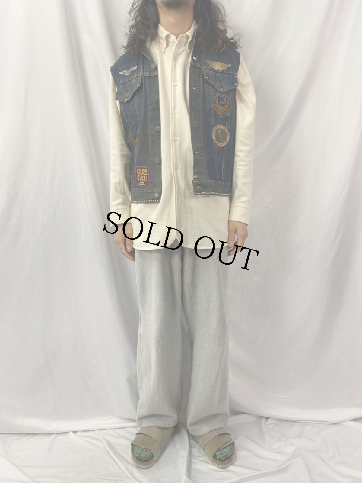 画像2: 70's Levi's 70505-0217 USA製 "Hell on Wheels MC" カスタムデニムベスト SIZE38 (2)