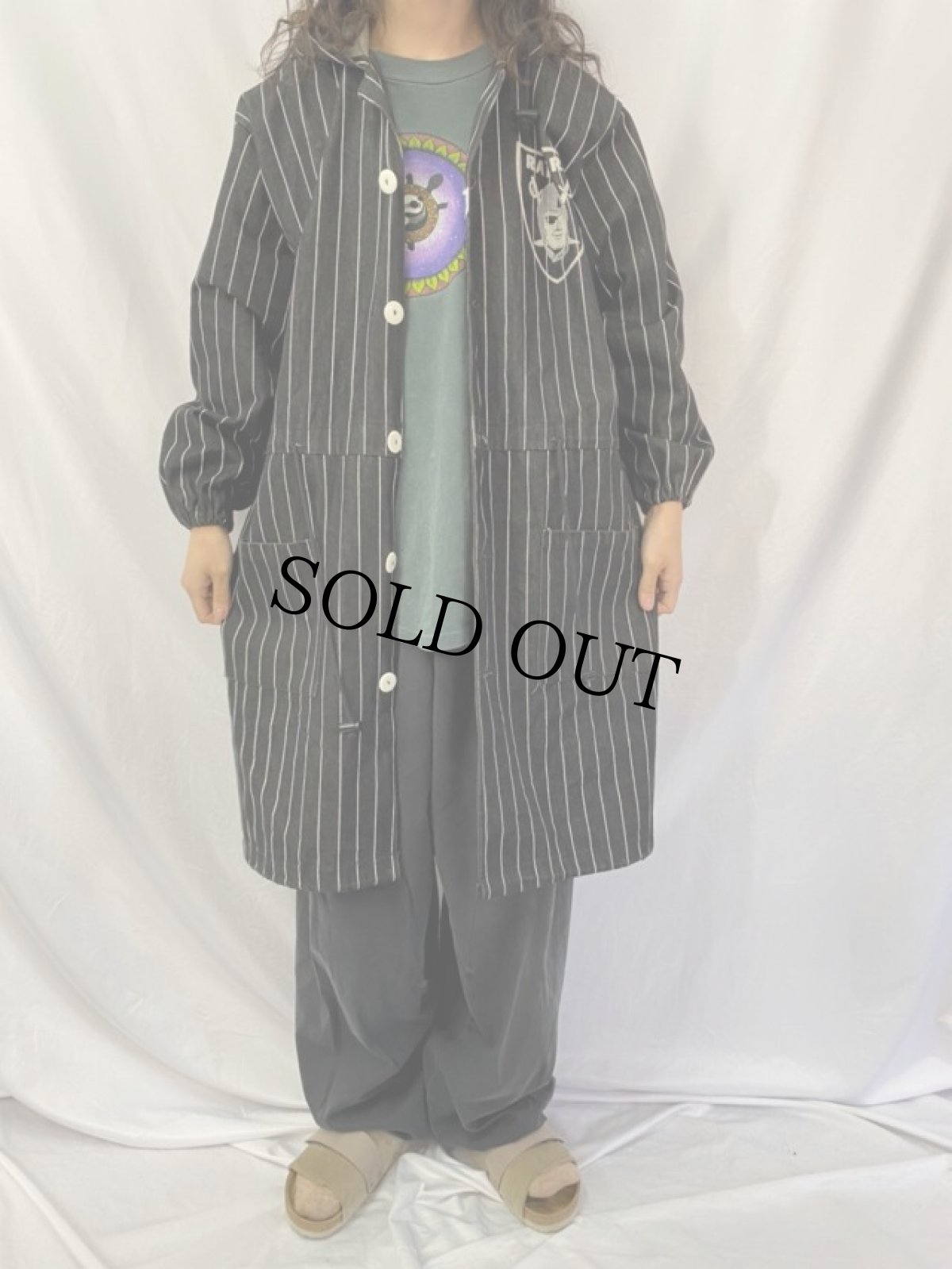 画像2: RAIDERS フットボールチーム ロゴプリント ストライプ柄 デニムコート S/M (2)