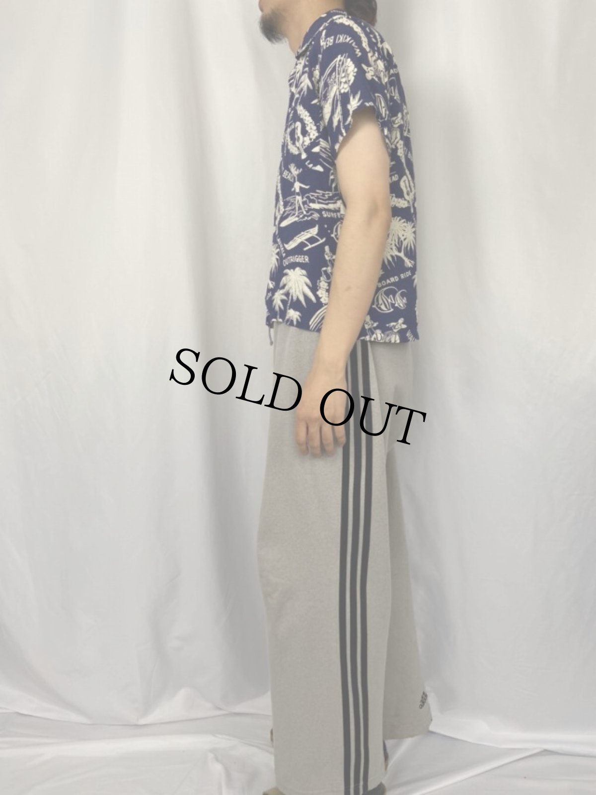 画像3: 50's "WAIKIKI BEACH" オールオーバーパターン レーヨンアロハシャツ (3)