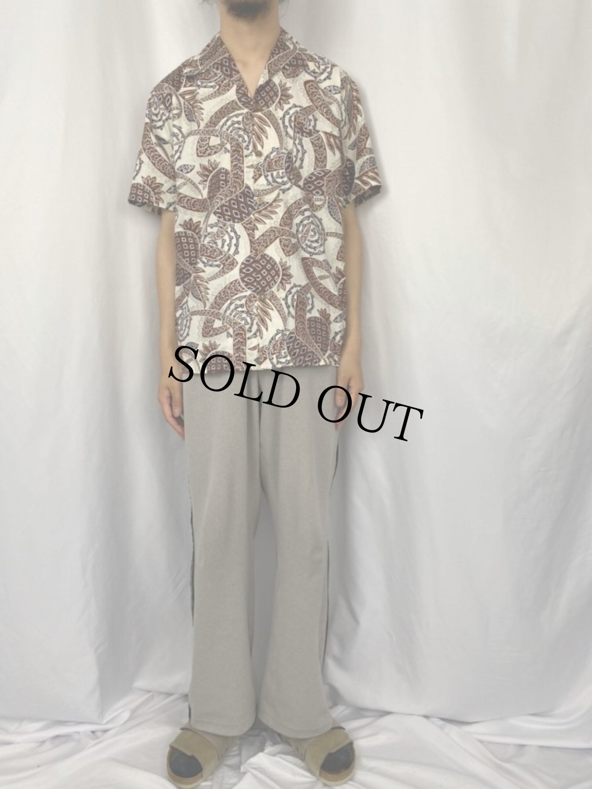 画像2: 60〜70's Surfriders Sportswear 古銭ボタンコットンアロハシャツ M (2)