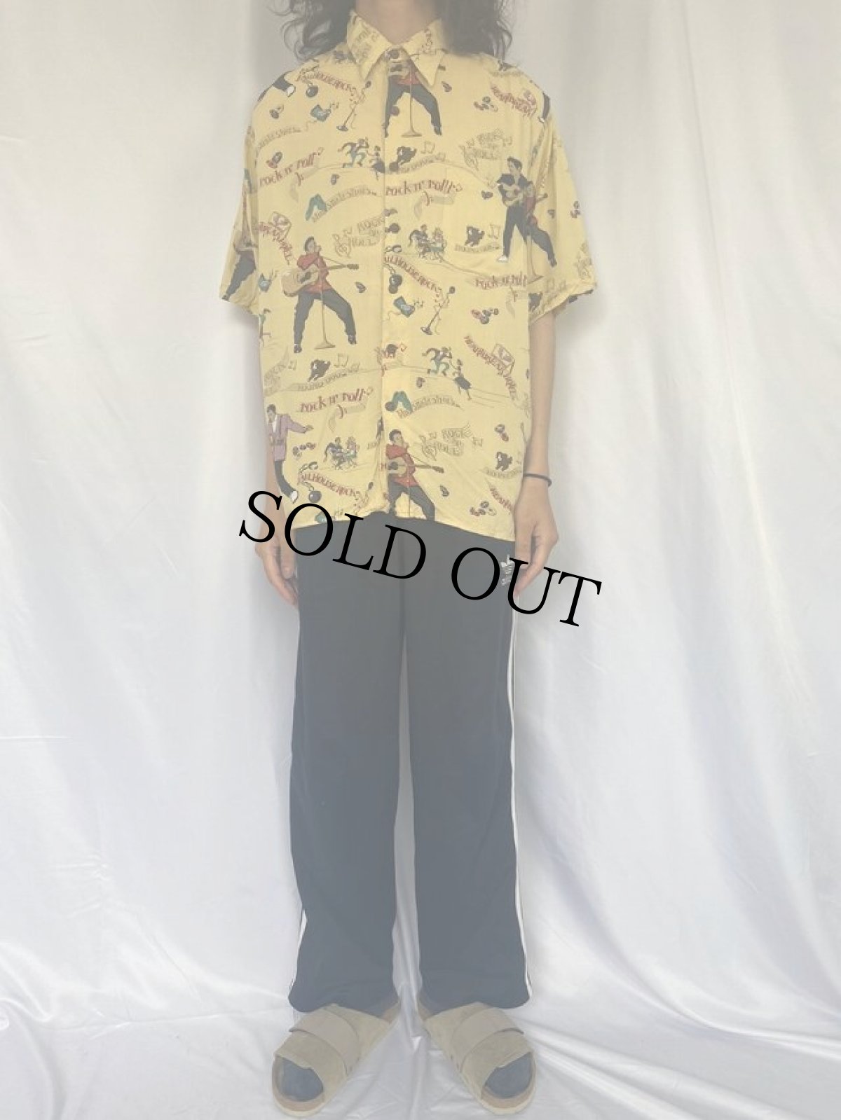 画像2: 80's Reyn Spooner "Elvis Presley" 監獄ロック柄 レーヨンアロハシャツ L (2)