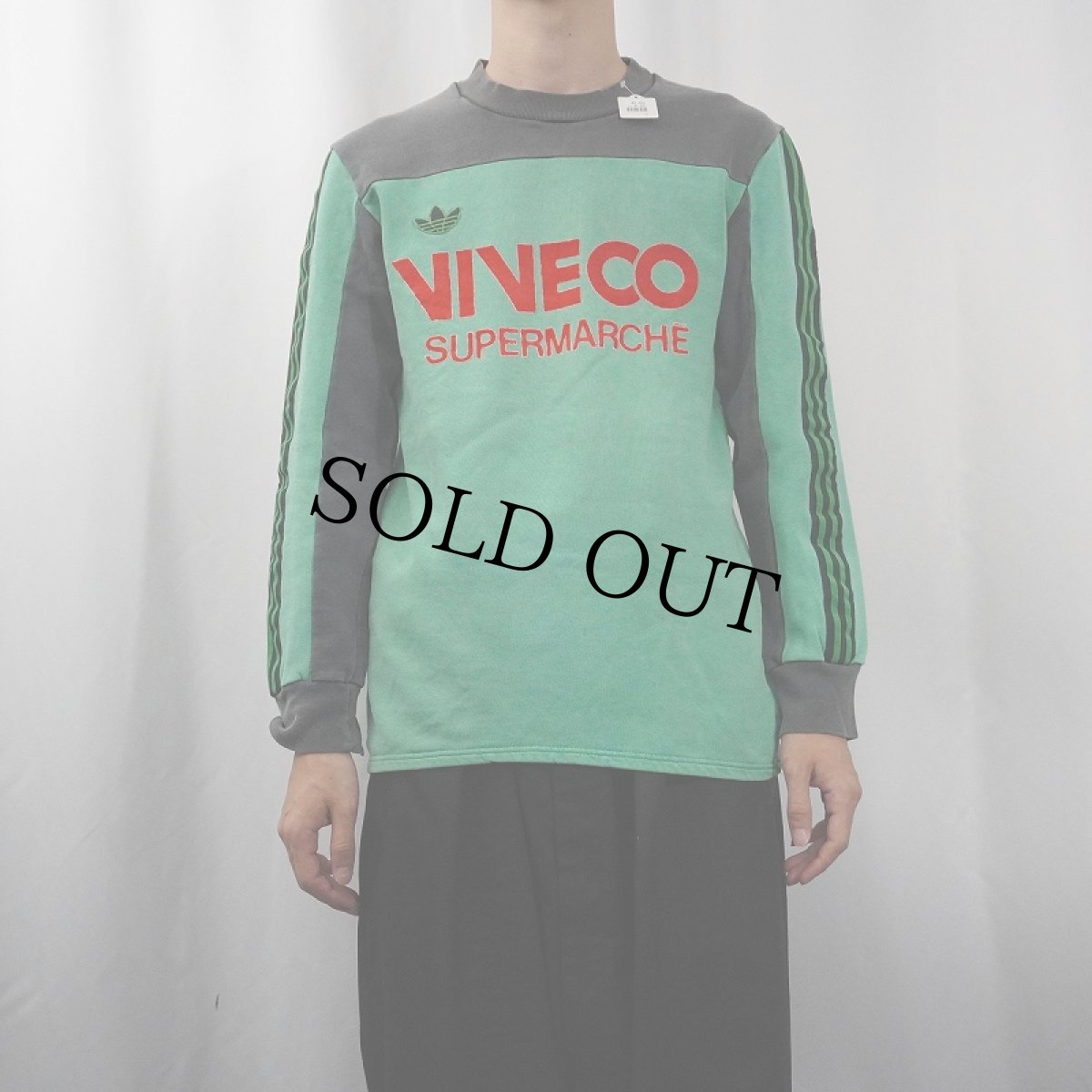 画像3: 70〜80's adidas FRANCE製 "VIVECO SUPERMERCHE" フロッキープリント サイドラインスウェット (3)