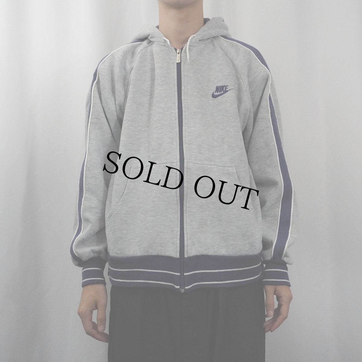 画像2: 80's NIKE 紺タグ サイドライン スウェットジップパーカー L (2)