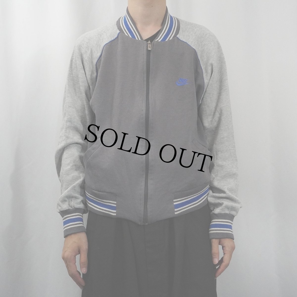 画像2: 80's NIKE 紺タグ ロゴ刺繍 スウェットジャケット L (2)