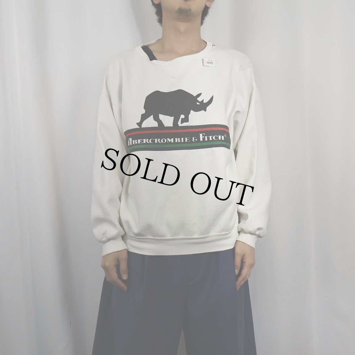 画像2: 80's〜 ABERCROMBIE&FITCH 前Vプリントスウェット (2)