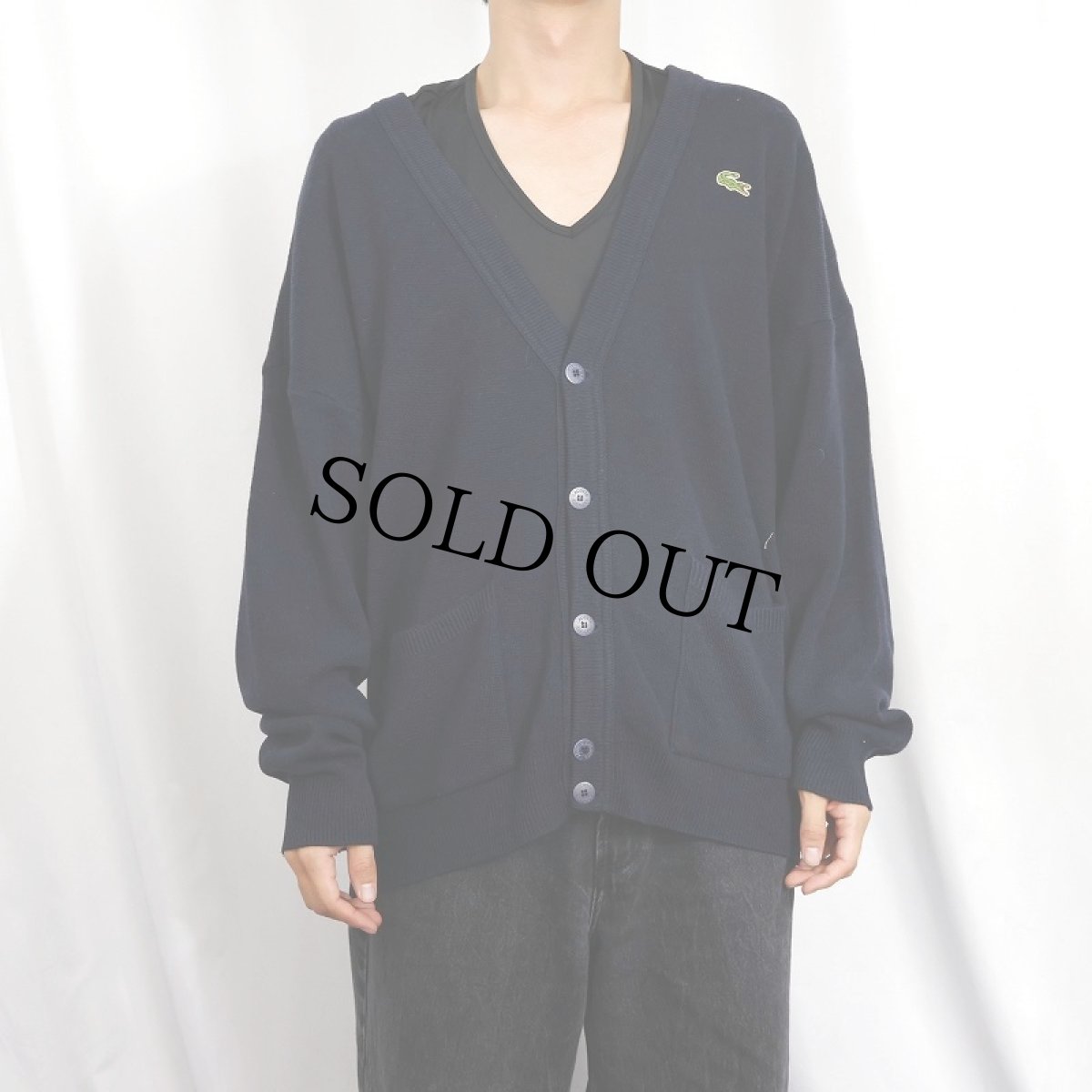 画像2: 90's LACOSTE FRANCE製 ロゴ刺繍 ウールニットカーディガン NAVY SIZE6 (2)