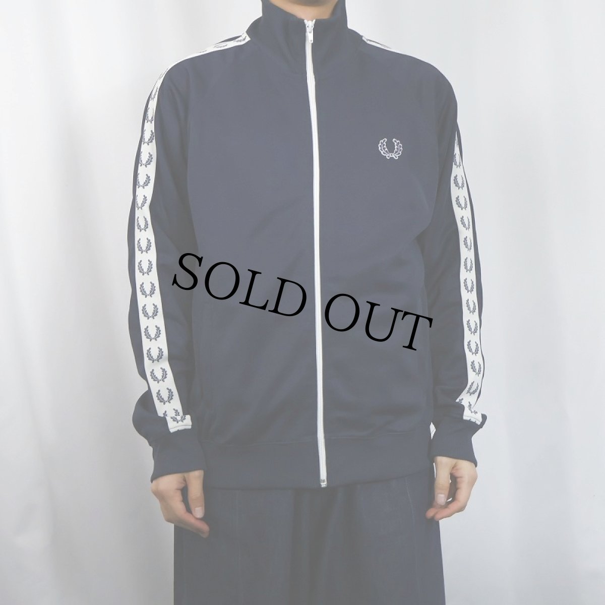 画像3: FRED PERRY サイドライン トラックジャケット NAVY M (3)