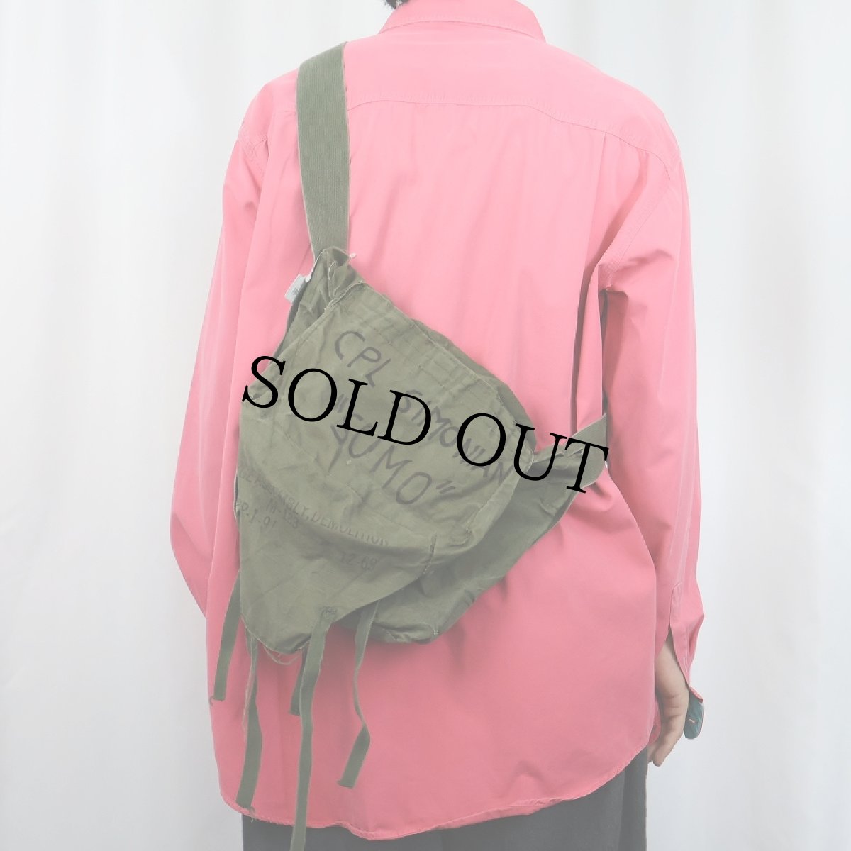 画像2: 70's U.S.ARMY M-183 DEMOLITION BAG (2)