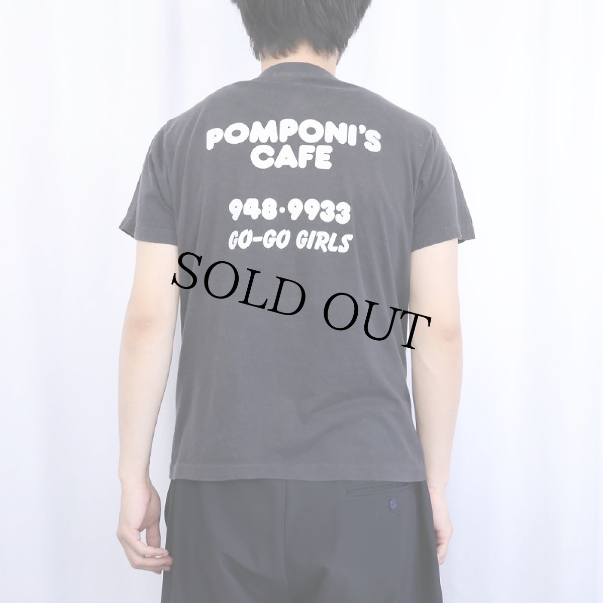 画像4: 80's POMPONI'S CAFE USA製 "Where's the GirL?" イラストプリントTシャツ BLACK L (4)