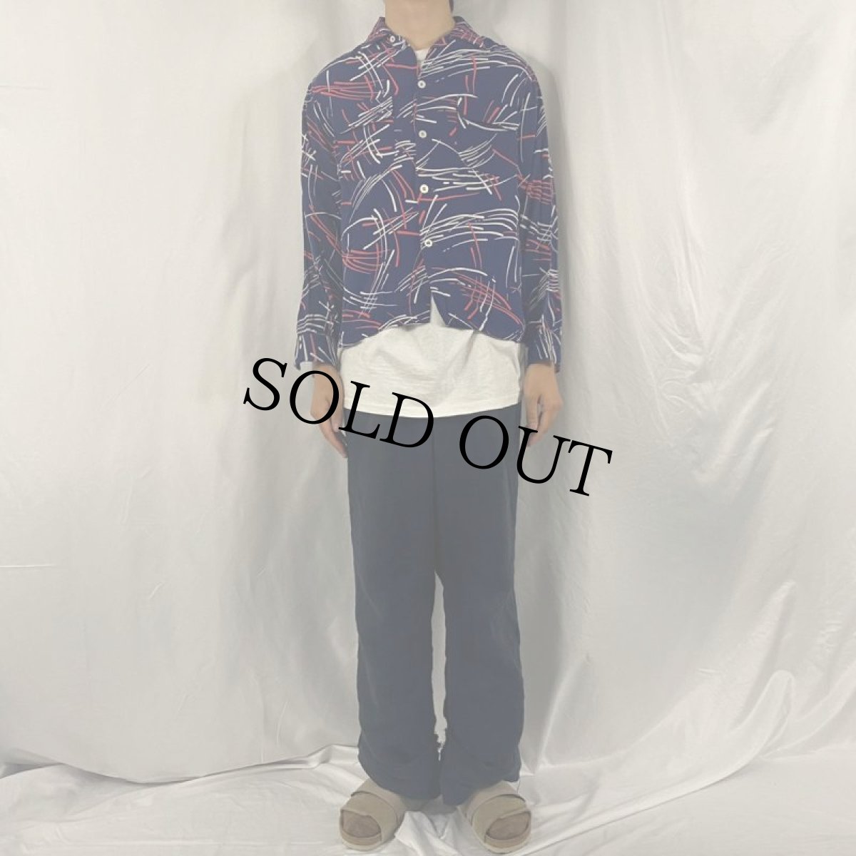 画像2: 50's Van Heusen アトミックタイプ柄 オープンカラーレーヨンシャツ M (2)