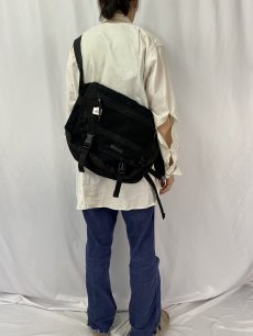 画像2: 90's〜 Columbia ナイロンショルダーバッグ BLACK (2)