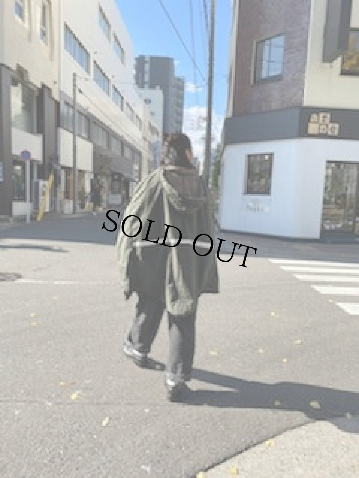 画像9: HALLEY STEVENSONS オイルドコットン リフレクター付き ケープポンチョ カーキ (9)